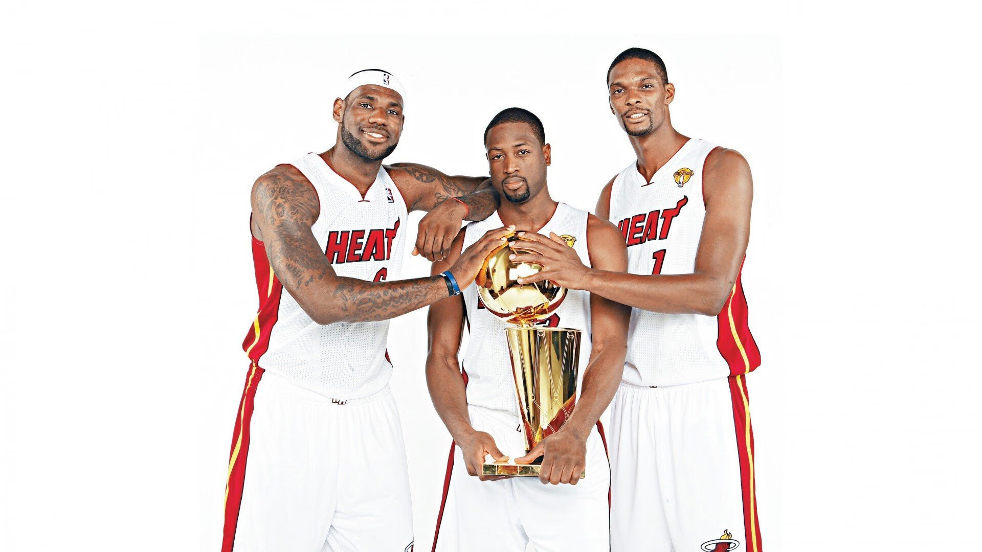 场上显神威:王强的三分命中率达到36%,一举奠定胜局,王强打多少分