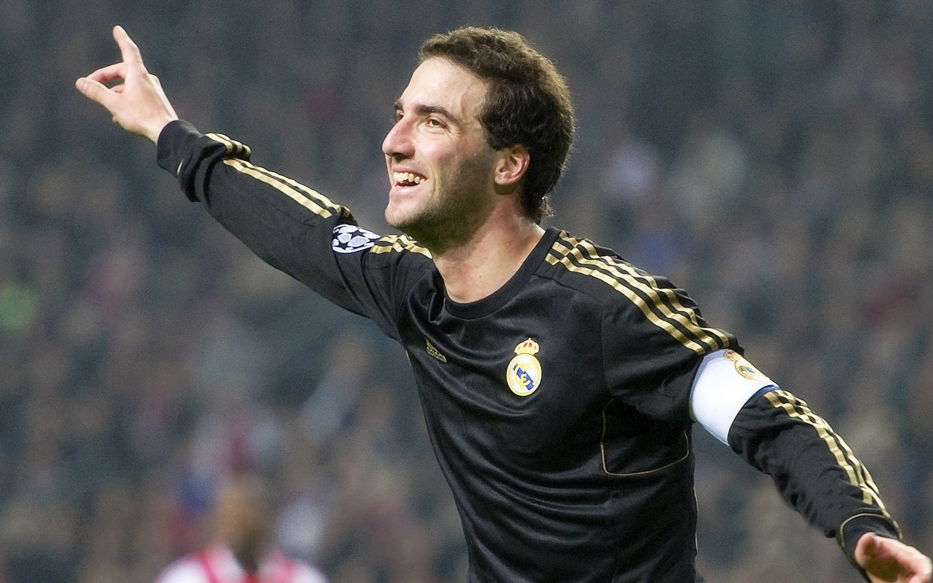 巴西男足力克阿根廷，内马尔上演帽子戏法震撼全场，巴西队内马尔踢什么位置